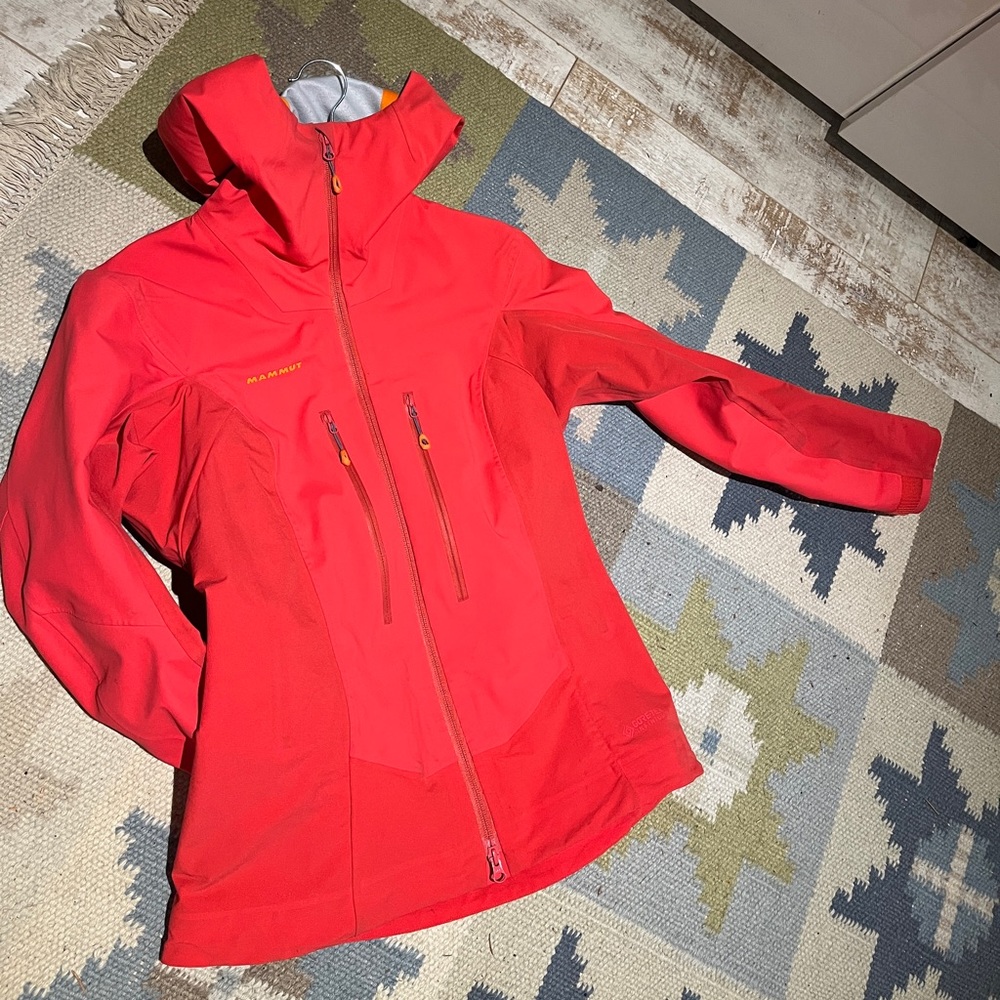 Mammut soft shell jacket. Women’s small.
